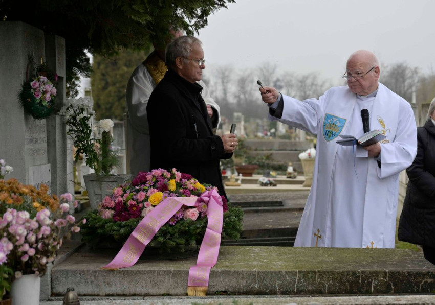 Emléknap, parcellakő-avatás és megemlékezés Kiskundorozsmán